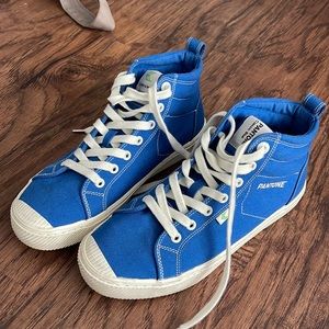 Pantone cariuma oca women’s high top sneakers